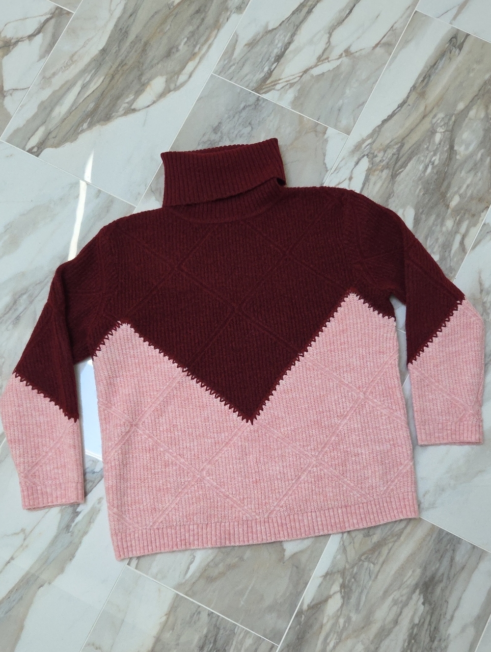 Avara Colorblock Chevron Turtleneck Sweater in Burgundy and Pink